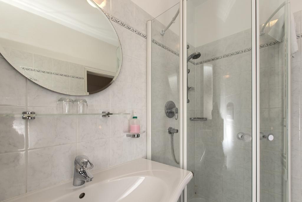 Hotel Schoenblick Sexten Phòng bức ảnh